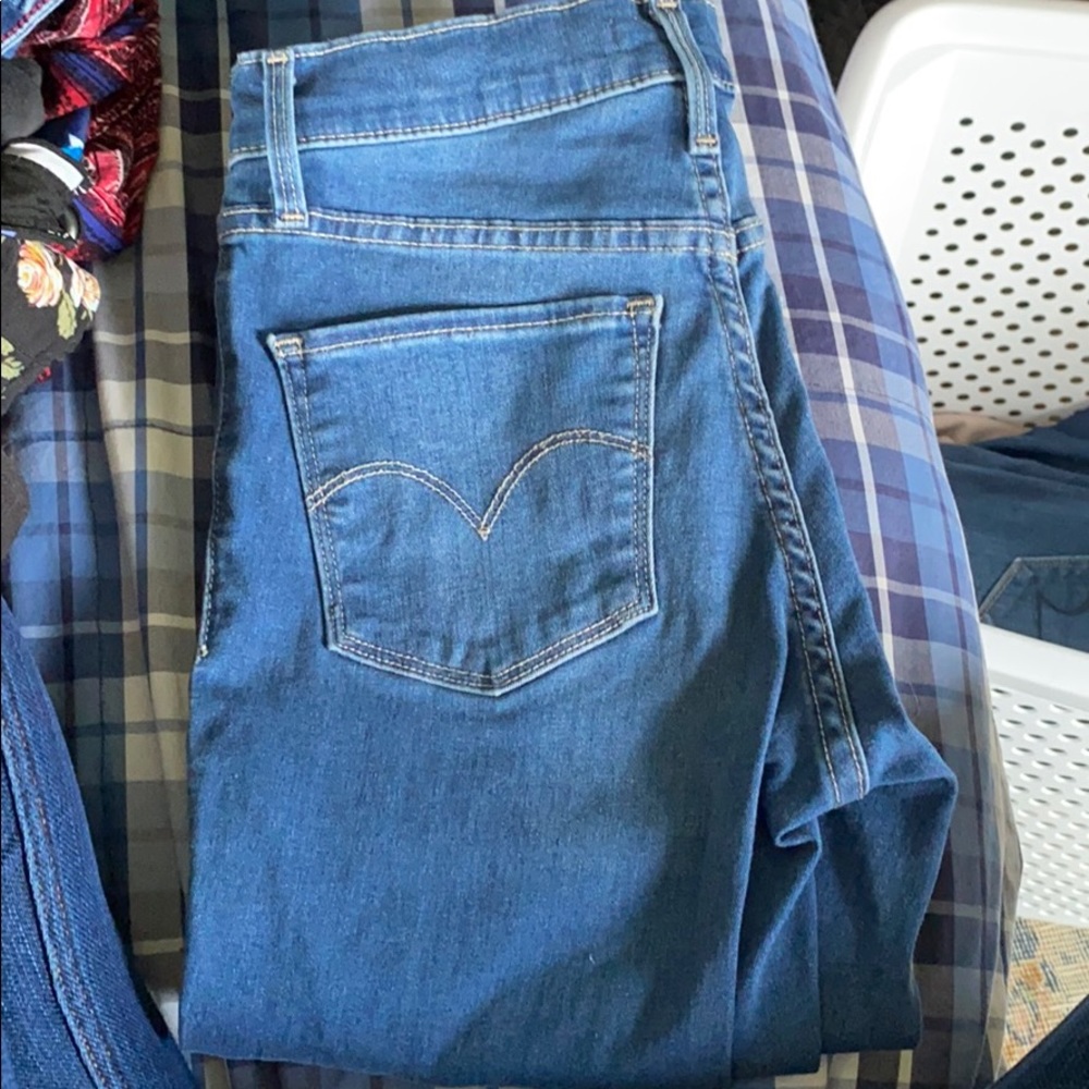 Levi Shaping Straight Leg Jeans